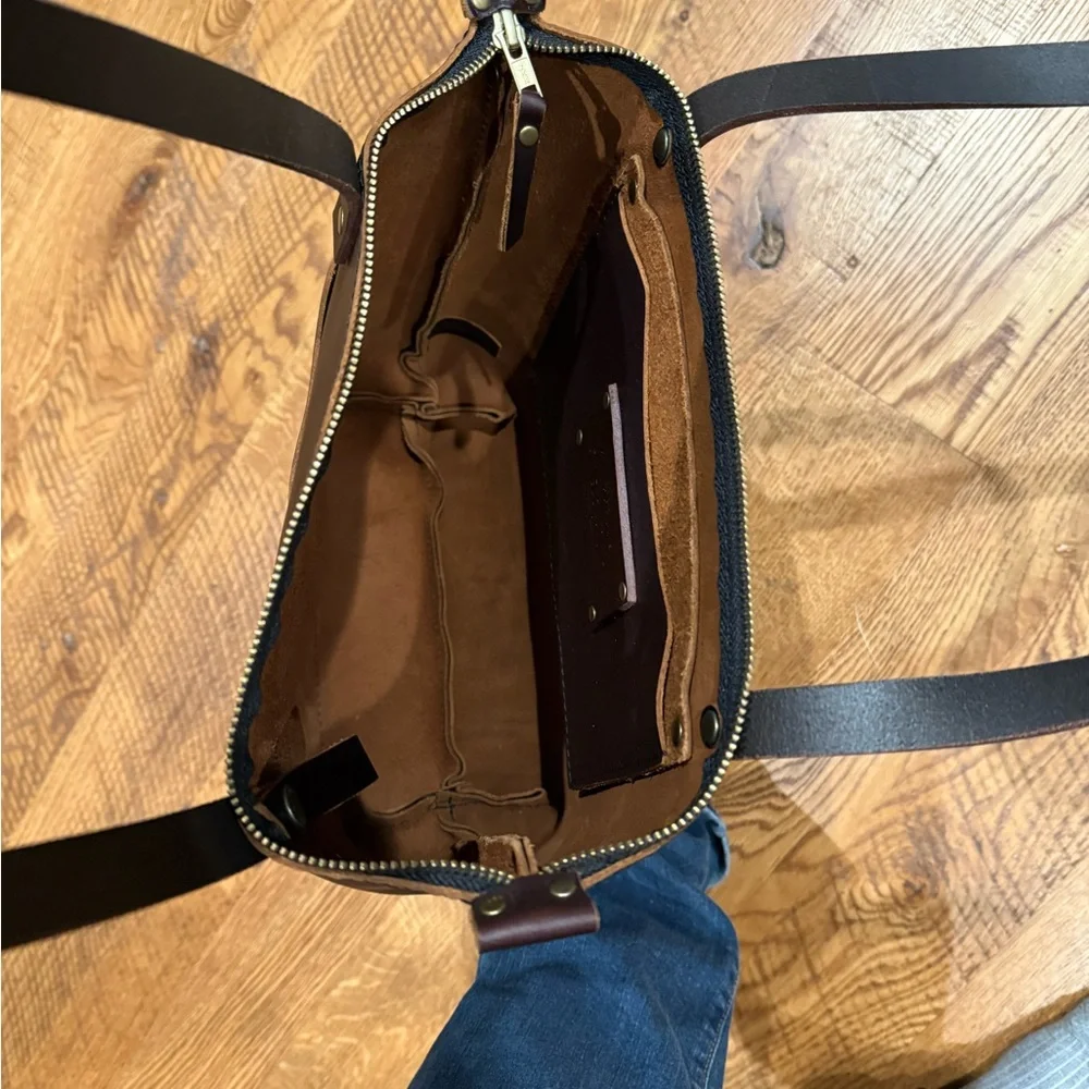 Portland leather small zip Elegant Brown Leather Tote Bag - Picture 6 of 11